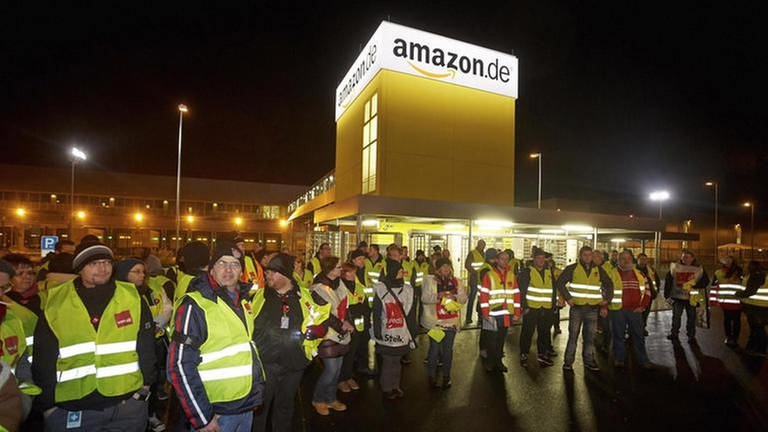 Streik vor dem Amazon-Logistikzentrum, Koblenz (Foto: SWR, picture alliance / imageBROKER - Thomas Frey)