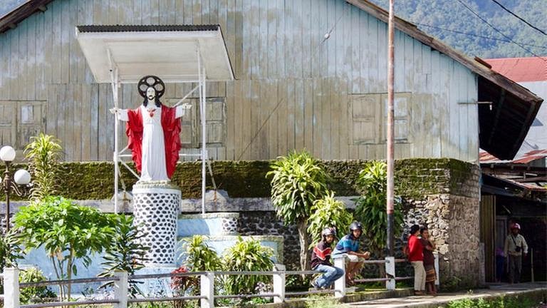 Jesus Statue in Indonesien (Foto: SWR, privat / Carina Pesch - Carina Pesch)
