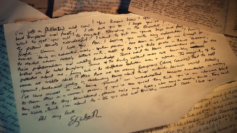 Briefe von Elizabeth Haysom an Jens Söring (Foto: Filmperspektive GmbH - Georg Zengerling)