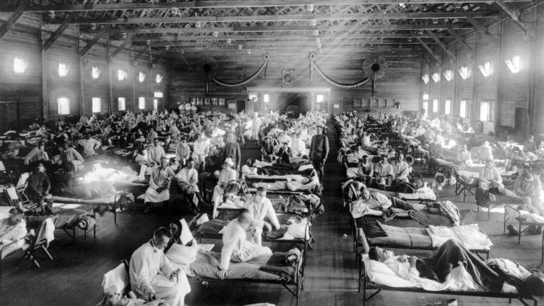 Spanische Grippe 1918: Kranke Soldaten in Kansas (Foto: IMAGO, National Museum Of Health)