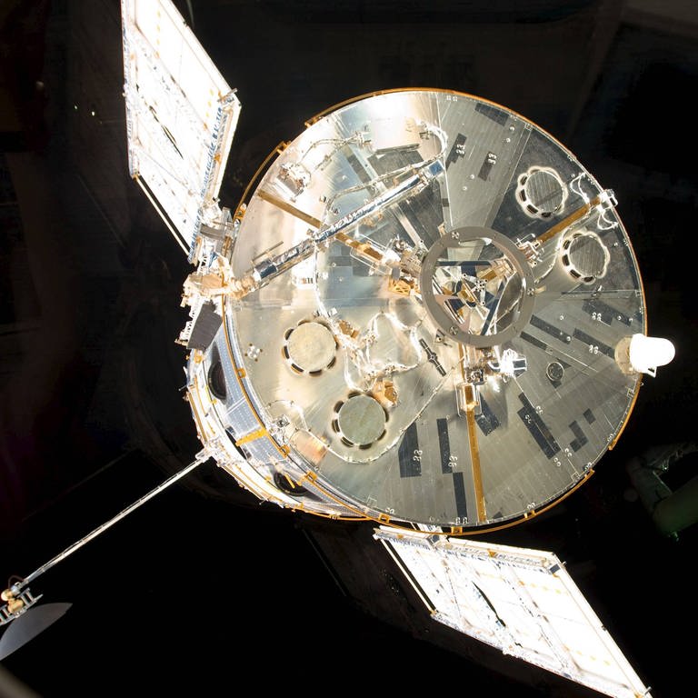Das Weltraumteleskop "Hubble" von Bord des Spaceshuttles "Atlantis" aus gesehen  (Foto: IMAGO, imago images / ZUMA Press)