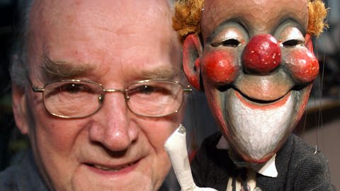 Albrecht Roser mit Clown Gustav (Foto: SWR, Pia Fruth)