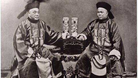 Chinesische Beamte um 1900 (Foto: picture-alliance / Reportdienste, picture alliance/Glasshouse Images)