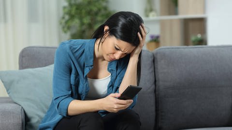 Wenn Ängste oder Depressionen hochkommen, versprechen Online-Therapien schnelle Hilfe (Foto: IMAGO, imago images / Panthermedia)