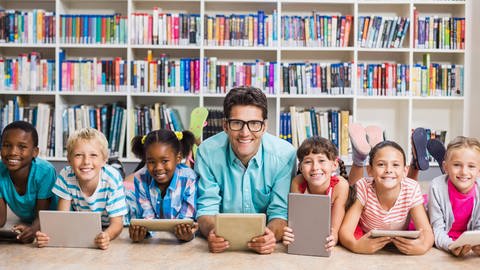 Der Digitalpakt an Schulen ist ein erster Schritt, um die Vorteile der digitalen Medien zu nutzen. Es fehlt jedoch noch an pädagogischen Strategien und Lernkonzepten. (Foto: IMAGO, imago images / Panthermedia)
