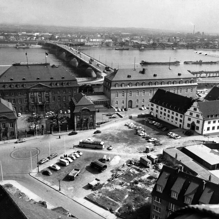 Blick auf das rheinland-pfälzische Regierungsviertel in der Stadt Mainz, die seit dem 24.7.1950 Landeshauptstadt ist (Foto: picture-alliance / Reportdienste, picture alliance / Elisabeth Vaupel)