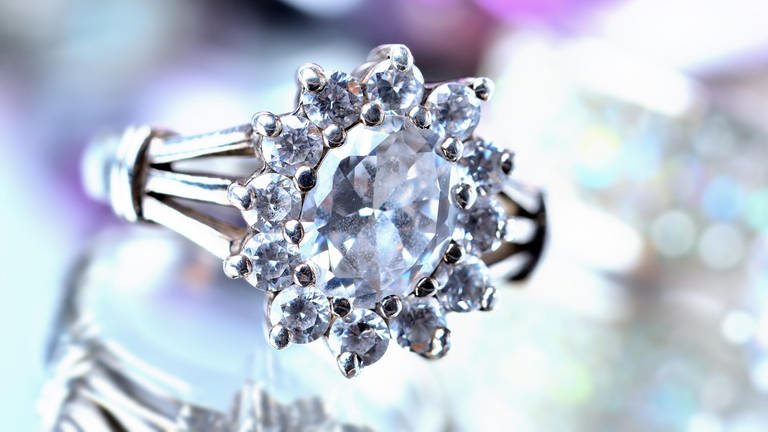 Faszination Diamant – Synthetische Steine erobern den Schmuckmarkt - SWR  Kultur