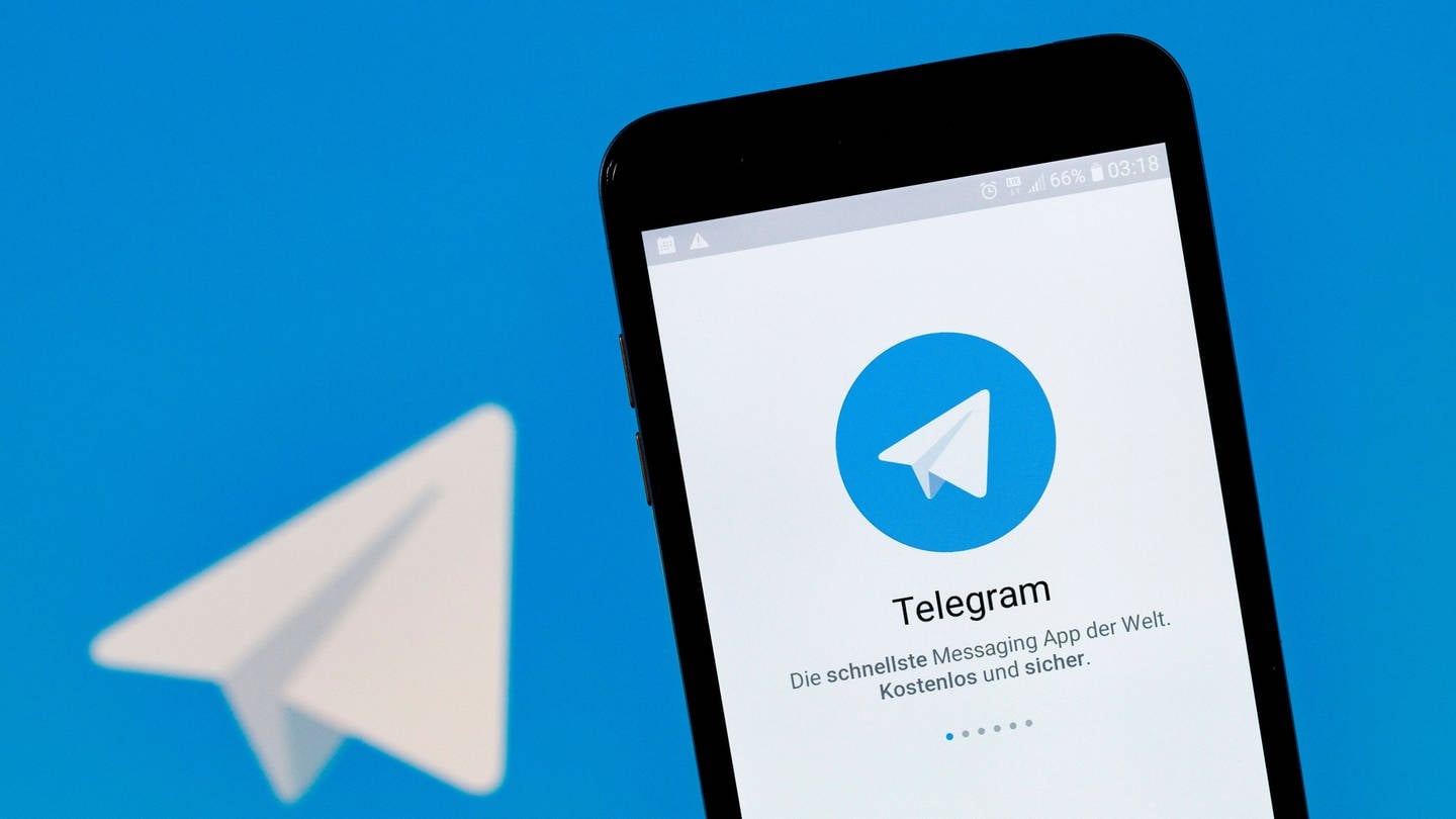 Logo des Messengers Telegram auf einem Smartphone