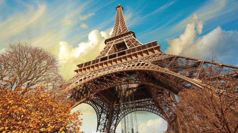 Blick auf den Eiffelturm in Paris (Foto: IMAGO, imago images / Panthermedia)