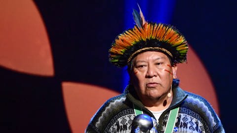 Davi Kopenawa, Schamane und geistiger Führer der Yanomami-Indigenen in Brasilien, erhielt im Dezember 2019 in Stockholm den Right Livelihood Award  (Foto: IMAGO, imago images / TT)