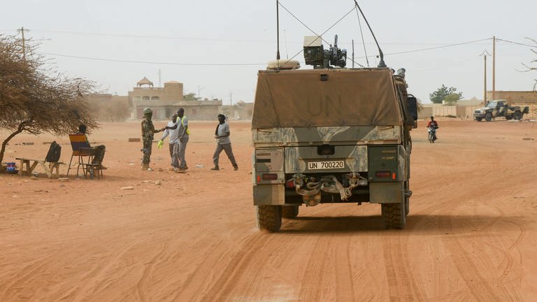 Bundeswehrfahrzeug in Mali (Foto: IMAGO, IMAGO / Joerg Boethling)