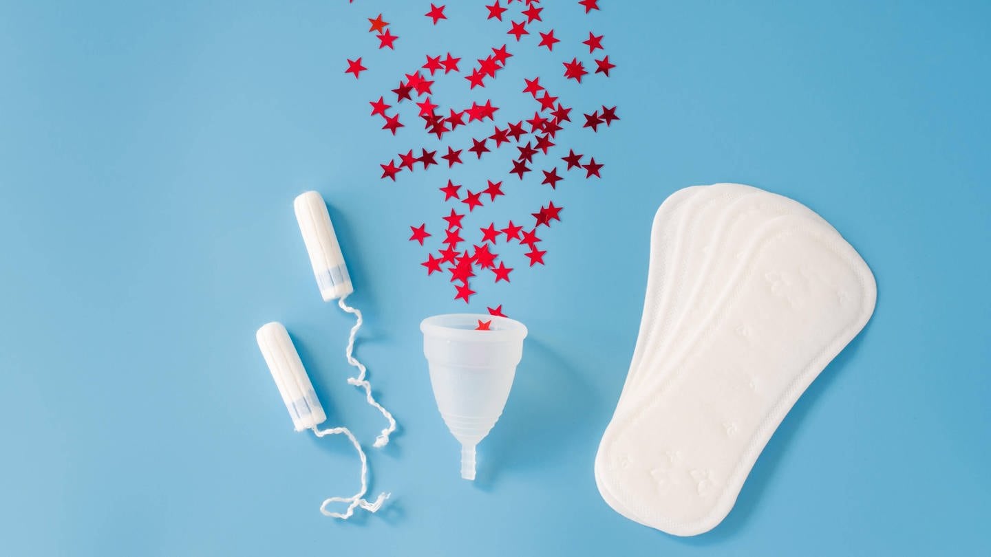Hygieneartikel für die Menstruation: Tampon, Menstruationstasse, Binde, Slipeinlage: Vielerorts wird nach wie vor nicht über 