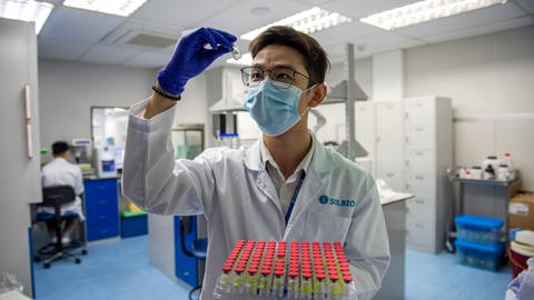 Weltweit erster Corona-Impfstoff zum Inhalieren in China zugelassen (Foto: picture-alliance / Reportdienste, picture alliance / Xinhua News Agency | Zhang Wenzong)