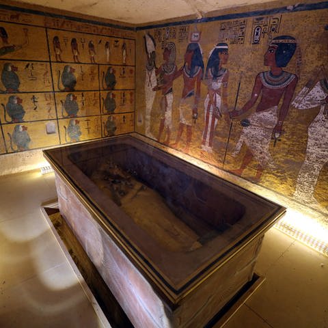 Eine Innenansicht der Grabkammer von König Tutanchamun im Tal der Könige, Luxor, Ägypten. (Foto: picture-alliance / Reportdienste, picture alliance / dpa | Str)