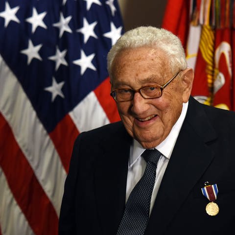 Der gebürtige Fürther Henry Kissinger (*27. Mai 1923) kam 1938 als jüdischer Flüchtling in die USA und wurde dort zu einem der mächtigsten Politiker des 20. Jahrhunderts. Hier bei einer Veranstaltung 2016 (Foto: picture-alliance / Reportdienste, picture alliance / ZUMAPRESS.com | Yin Bogu)