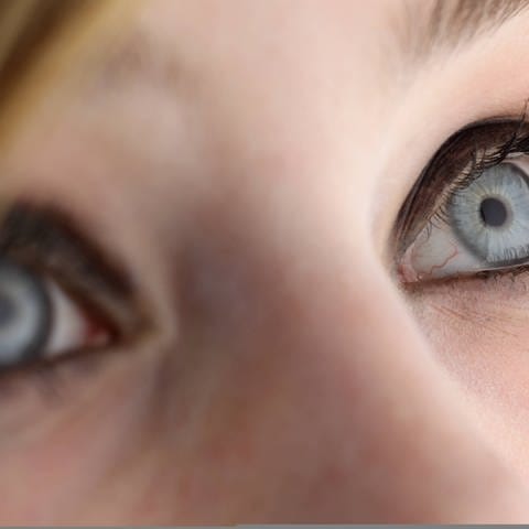 Augen einer Frau (Foto: IMAGO, IMAGO / Frank Sorge)