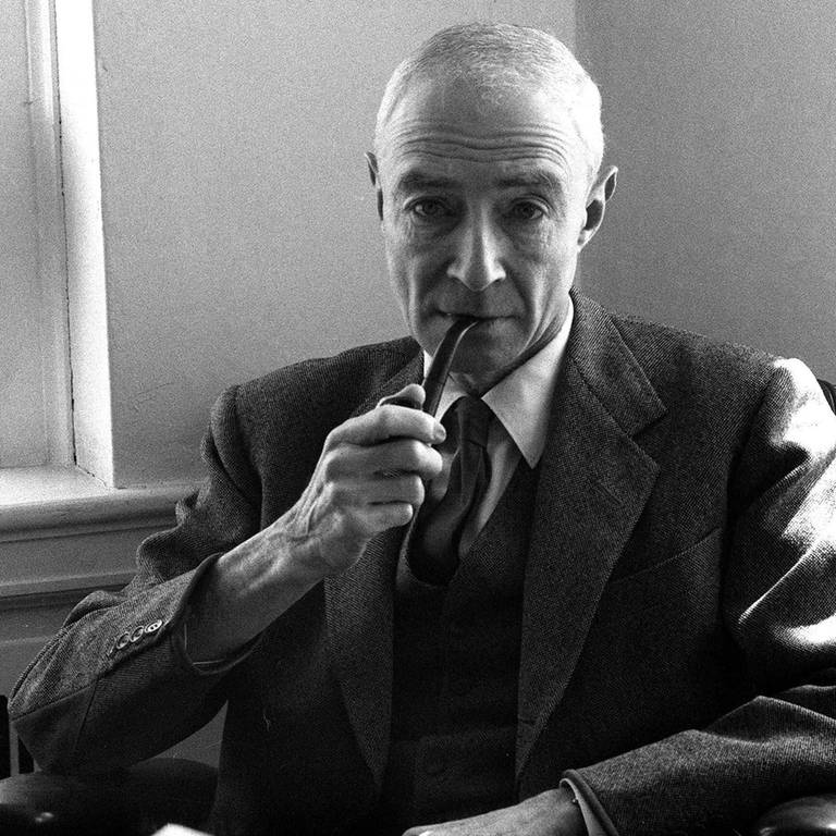 Porträt J. Robert Oppenheimer  (Foto: IMAGO, IMAGO / United Archives International)