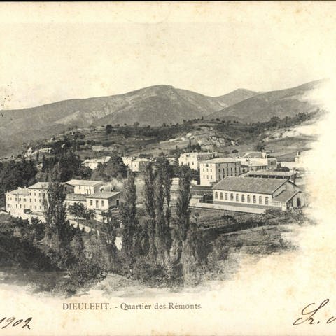 Dieulefit Drôme, Gesamtansicht des Stadtteils Rémonts (Foto: IMAGO, IMAGO / Arkivi)