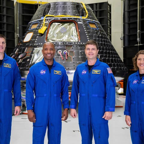 Die Besatzungsmitglieder der Artemis II, von links: Jeremy Hansen, Victor Glover, Reid Wiseman und Christina Koch (Foto: picture-alliance / Reportdienste, picture alliance / ASSOCIATED PRESS | Kim Shiflett)