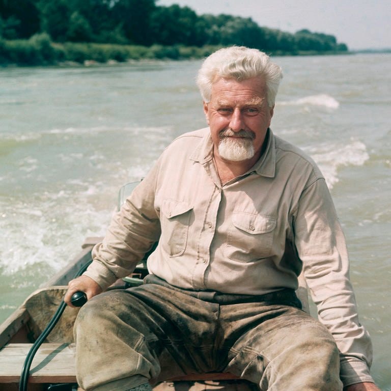 Der Verhaltensforscher und Nobelpreisträger Konrad Lorenz in einem Boot auf der Donau. Photographie, um 1970 (Foto: picture-alliance / Reportdienste, picture-alliance / brandstaetter images/Barbara Pflaum | Barbara Pflaum)