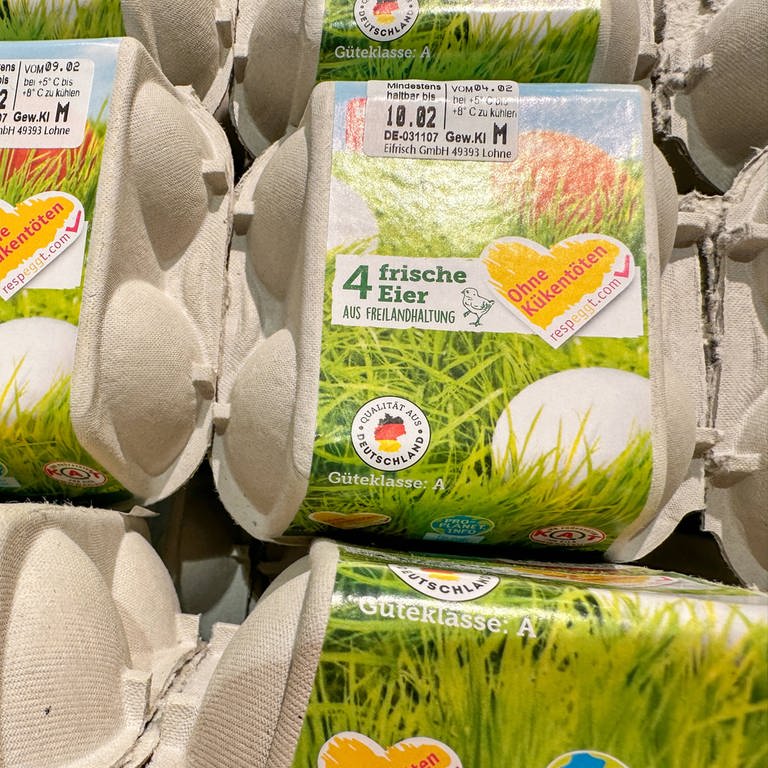 Frische Eier aus Freilandhaltung mit Label ohne Kükentöten (Foto: IMAGO, IMAGO / Rüdiger Wölk)