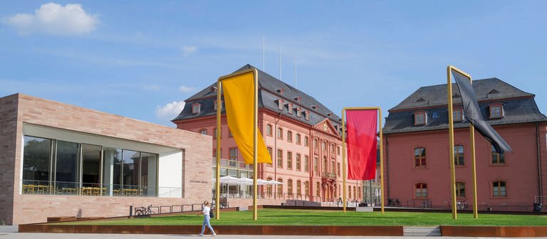 Landtag Rheinland-Pfalz nach der Renovierung; das historische Mainzer Deutschhaus wurde seit 2016 renoviert (Foto: IMAGO, IMAGO / Sämmer)