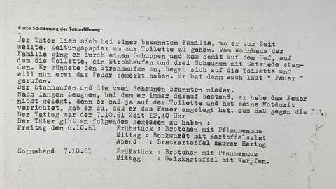 Die Spurensicherung will untersuchen, ob der Kot tatsächlich vom Täter kommt | DDR-Strafprozess gegen Walter Praedel 1961 (Foto: Maximilian Schönherr)