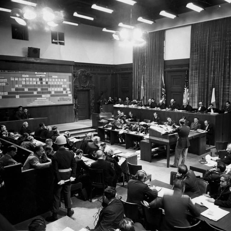 Gerichtssaal Nürnberg im November 1946 (Foto: IMAGO, imago images / Leemage)