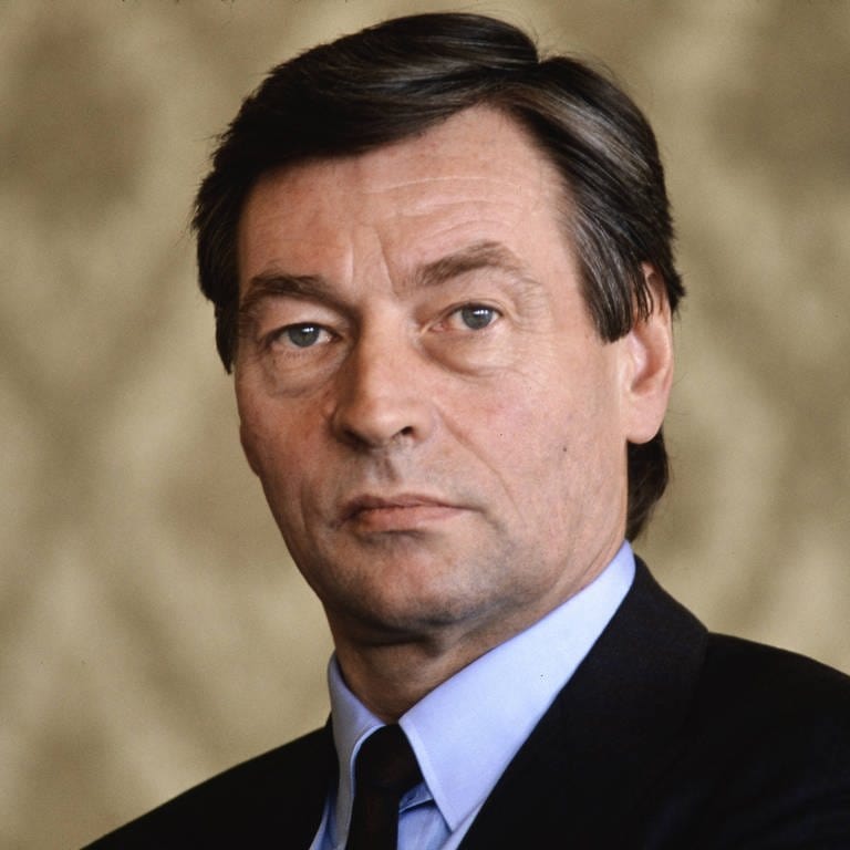 Alfred Herrhausen, Bankmanager und Vorstandsvorsitzender der Deutsche Bank AG, wurde am 30.11.1989 durch eine Bombe ermordet (Foto: IMAGO, IMAGO / Hans-Günther Oed)