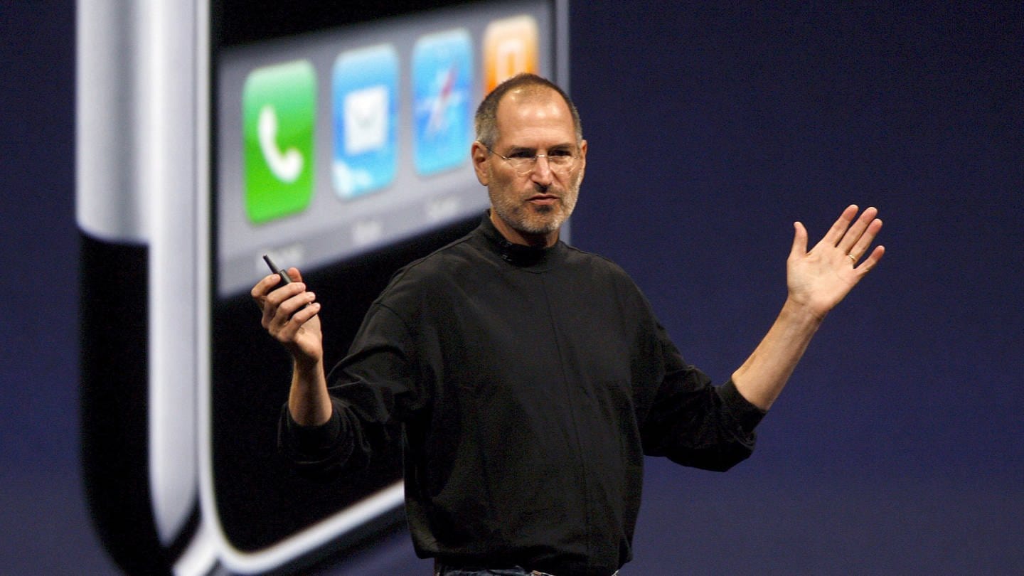 Im Januar 2007 kündigt Apple-Chef Steve Jobs ein neues Gerät an: das iPhone.