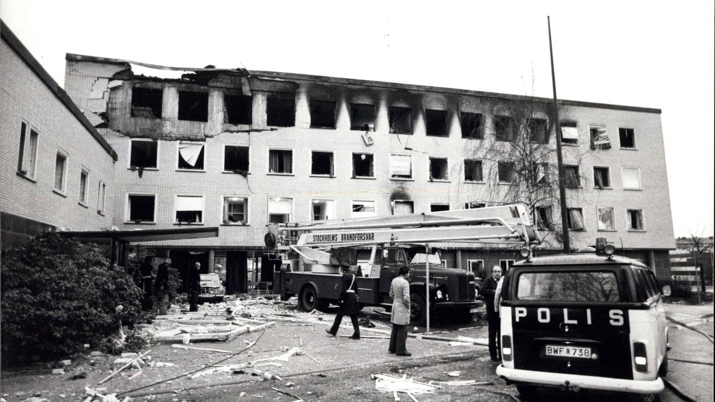 Bei der Geiselnahme von Stockholm hatte sich ein Kommando der Roten Armee Fraktion (Kommando Holger Meins) am 24. April 1975, bestehend aus sechs Terroristen, Zugang zur westdeutschen Botschaft in Stockholm (Schweden) verschafft. Sie nahmen dort zwölf Geiseln und ermordeten zwei von ihnen. (Foto: IMAGO, IMAGO / ZUMA/Keystone)