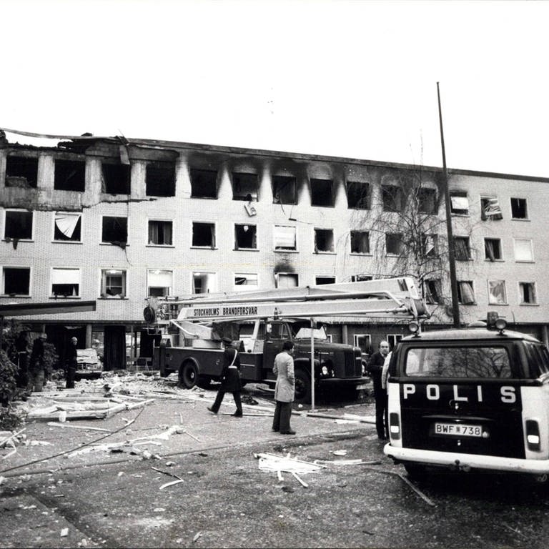 Bei der Geiselnahme von Stockholm hatte sich ein Kommando der Roten Armee Fraktion (Kommando Holger Meins) am 24. April 1975, bestehend aus sechs Terroristen, Zugang zur westdeutschen Botschaft in Stockholm (Schweden) verschafft. Sie nahmen dort zwölf Geiseln und ermordeten zwei von ihnen. (Foto: IMAGO, IMAGO / ZUMA/Keystone)