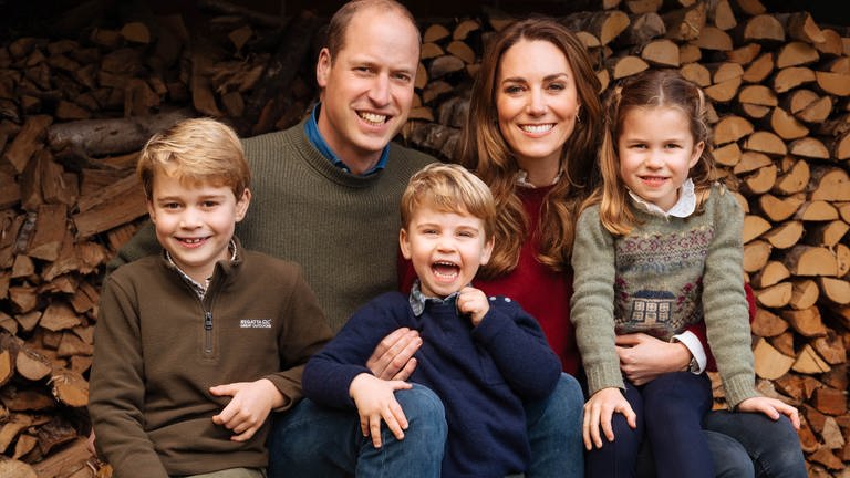 Prinz William und seine Frau Herzogin Kate mit ihren drei Kindern Prinz George (l-r), Prinz Louis und Prinzessin Charlotte (Foto: picture-alliance / Reportdienste, Picture Alliance/Picture Alliance)