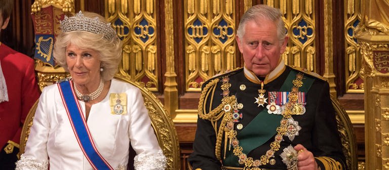 Prinz Charles und Camilla  im "House of Lords" in London (Foto: picture-alliance / Reportdienste,  empics | Arthur Edwards/The Sun)