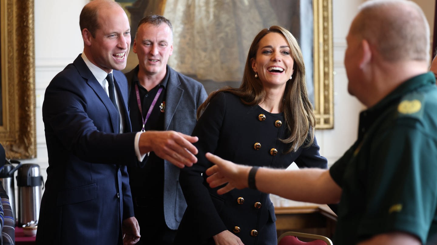 Prinz William und Prinzessin Kate bedanken sich bei freiwilligen Helfern und Mitarbeitern des Rathauses von Windsor für ihre Unterstützung bei der Trauerfeier der Queen.