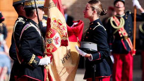 Kadettin Prinzessin Leonor von Spanien bei der Vereidigungszerrmonie an der Academia General Militar. (Foto: picture-alliance / Reportdienste, Geisler-Fotopress | DyD Fotografos)