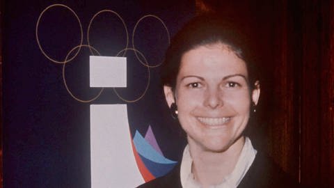 Königin Silvia von Schweden wird 80: Hier ist sie zu sehen als Hostess für die Olympischen Winterspiele 1976 in Innsbruck (Foto: dpa Bildfunk, Picture Alliance)