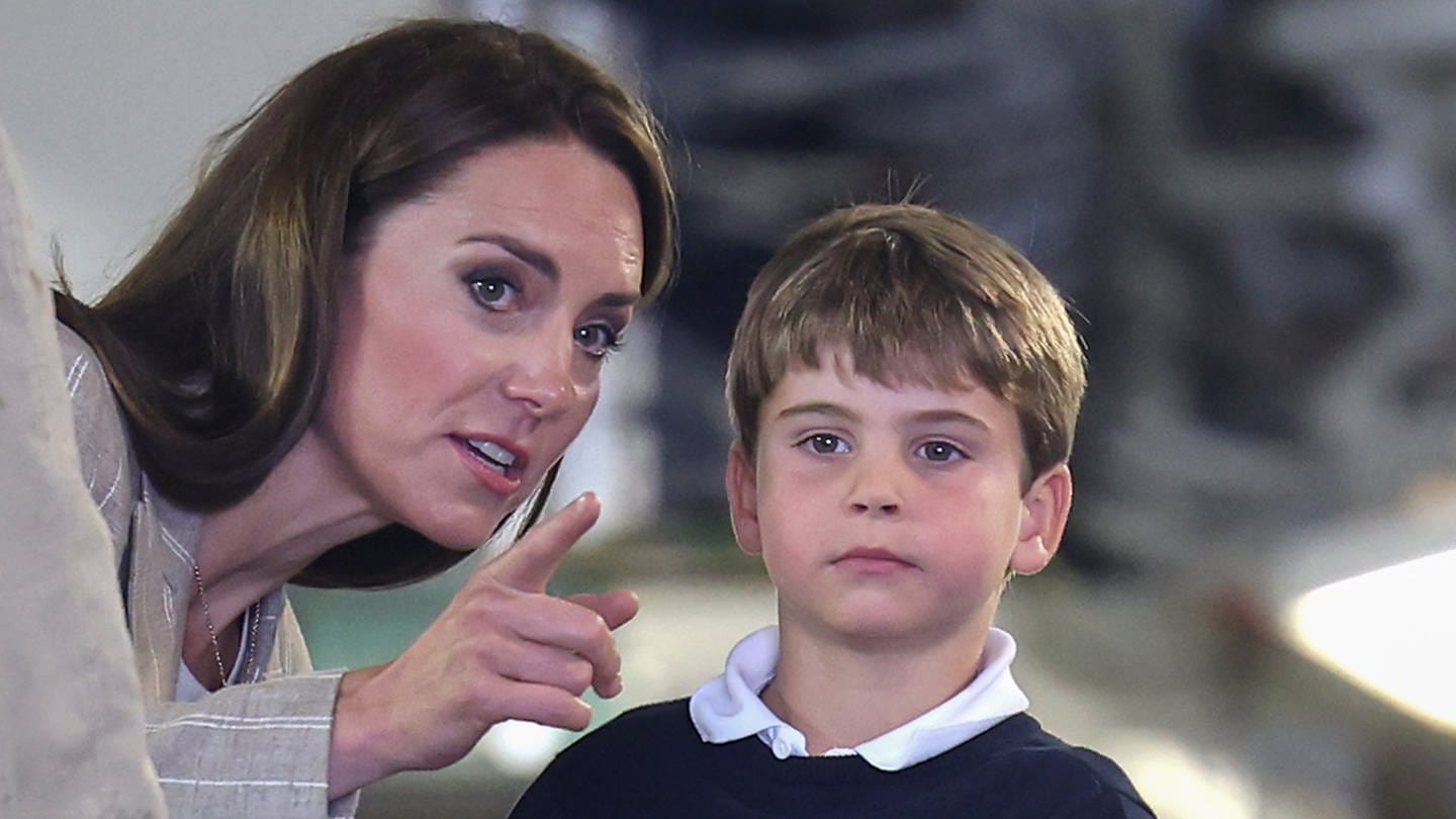 Prinzessin Kate mit ihrem Sohn Louis (Foto: picture-alliance / Reportdienste, Chris Jackson/PA Wire)