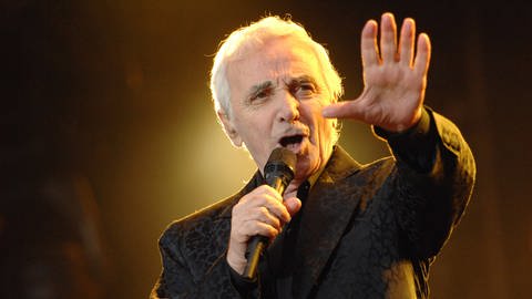 Charles Aznavour bei einem Auftritt 2007 (Foto: dpa Bildfunk, Picture Alliance / Abaca 127562)