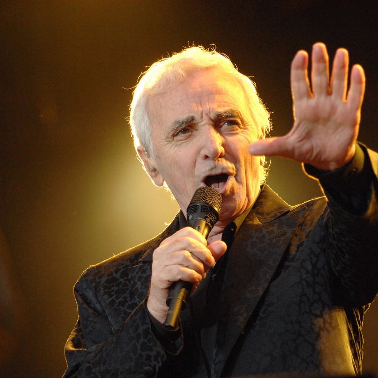 Charles Aznavour bei einem Auftritt 2007 (Foto: dpa Bildfunk, Picture Alliance / Abaca 127562)