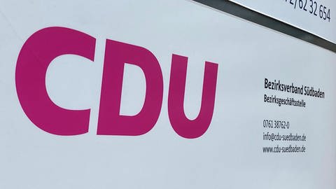Schild der CDU-Bezirksgeschäftsstelle Südbaden (Foto: SWR, Ina Held)