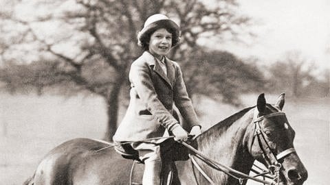 Prinzessin Elizabeth reitet auf ihrem Pferd (Foto: picture-alliance / Reportdienste, picture alliance / Design Pics | Ken Welsh)