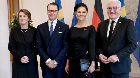Kronprinzessin Victoria zu Besuch in Berlin: Am Volkstrauertag trifft die schwedische Monarchin den Bundespräsidenten Frank-Walter-Steinmeier und hält eine Rede im deutschen Bundestag.