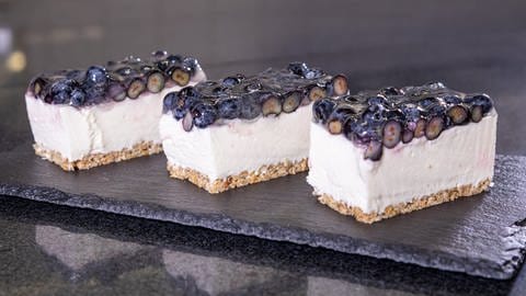 Kuchen ohne Backen: Fruchtige Heidelbeer-Schnitte (Foto: SWR, Corinna Holzer)
