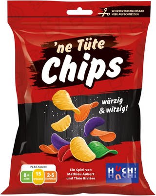 Das Gesellschftasspiel "Ne Tüte Chips" kommt in einer Chips-Tüte daher: Das Spiel ist ein Zocker-Spaß für Kinder und Erwachsene.