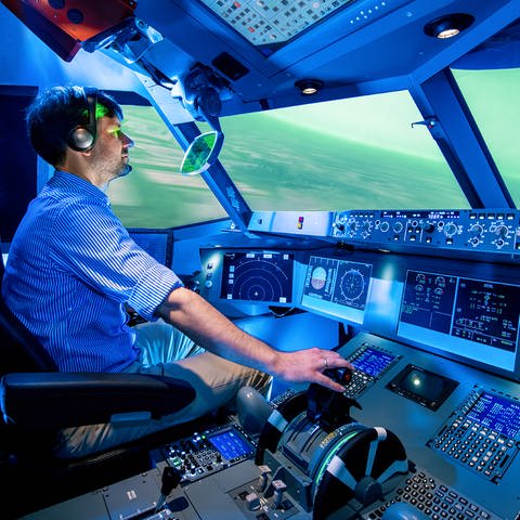 Ein experiementelles Cockpit für Simulationsflüge im Deutschen Zentrum für Luft- und Raumfahrt. (Foto: Pressestelle, DLR )