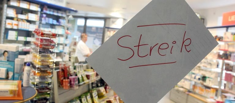 An einer geschlossenen Tür einer Apotheke steht "Streik". (Foto: picture-alliance / Reportdienste, dpa Bildfunk, Fredrik Von Erichsen)