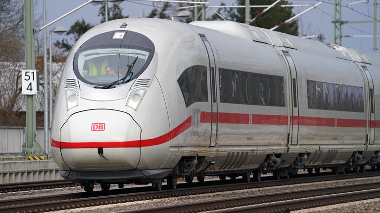 Der neue ICE 3 Neo der Deutschen Bahn. Die Bahn hat insgesamt 43 bei Siemens bestellt. (Foto: Pressestelle, DB AG/Volker Emersleben)