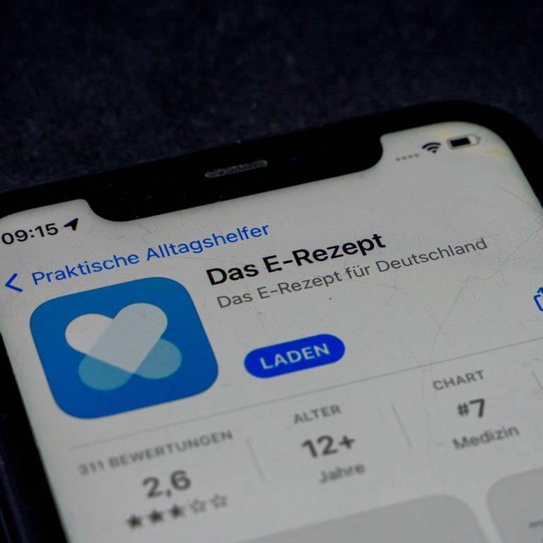 Die App "Das E-Rezept" auf einem Smartphone (Foto: IMAGO, IMAGO / Rüdiger Wölk)