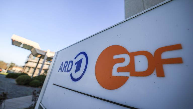 Das Gebäude des Beitragsservice von ARD, ZDF und Deutschlandradio in Köln. (Foto: dpa Bildfunk, picture alliance/dpa | Oliver Berg)